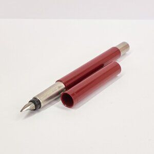 Parker Vector Fountain Pen / Red Barrel / Made in USA / Medium Nib
